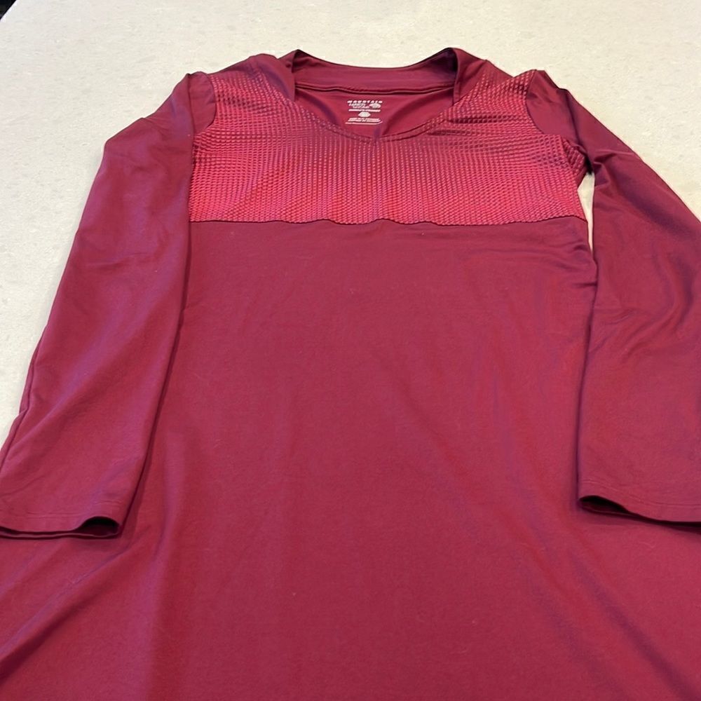 Mountain hardwear women’s small longsleeve dress super cute excellent condition.